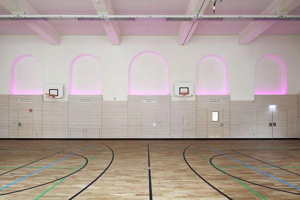 Fotografie – Turnhallen Albrecht-Altdorfer-Gymnasium – Innenansicht alte Turnhalle