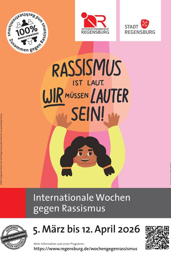 Plakat - Internationale Wochen gegen Rassismus 2026 - Grafik: weibliche Person mit hochgestreckten Armen und Schriftzug "Rassismus ist Laut. Wir müssen lauter sein!"