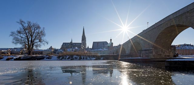Fotografie - Blick auf die Alstadt und die Steinerne Brücke