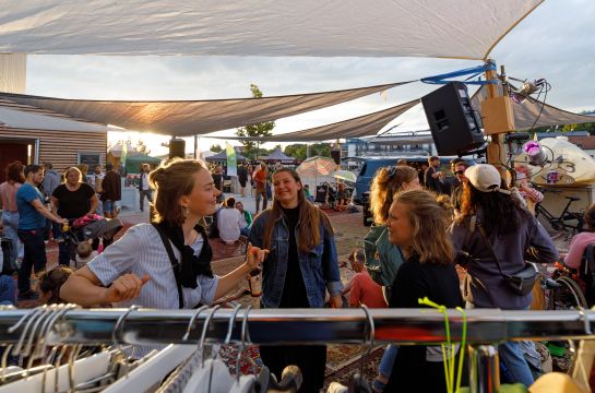 Fotografie: Kleidertauschparty bei der Nachhaltigkeitswoche 2024