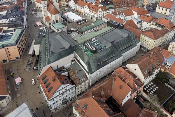 Fotografie - Blick auf ehemaliges Kaufhof-Gebäude von oben