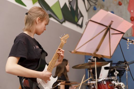 Band spielt am Abschlussabend 