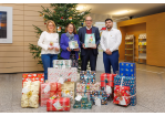 Foto Spendenübergabe,Melanie Brunner, Aktion Kinderbaum, Gertrud Maltz-Schwarzfischer, Oberbürgermeisterin, Helmut Vogel, Repräsentant der Siemens Niederlassung Regensburg, Kaveh Youssofi, Jugendvertretung Siemens AG