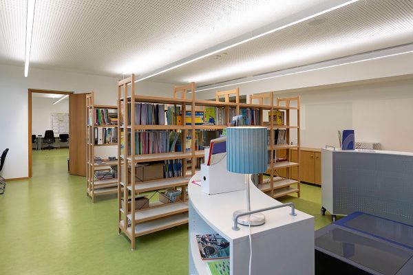 Fotografie - Grundschule Königswiesen, Bibliothek - Silentium 