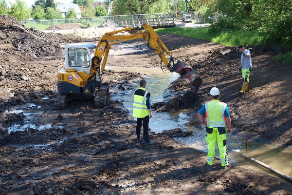 Hochwasserschutz Am Aubach - Anlegen des neuen Bachbettes 