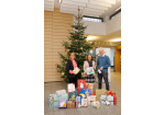 Foto Spendenübergabe, Melanie Brunner, Aktion Kinderbaum, Oberbürgermeisterin Gertrud Maltz-Schwarzfischer, Franck Bazin, Geschäftsführer Schneider Electric Sachsenwerk GmbH