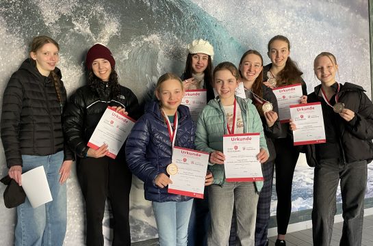 Mädchen II und III bei der Stadtmeisterschaft Schwimmen