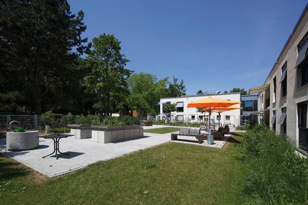 Bürgerheim Kumpfmühl - Behüteter Garten am Karl-Bauer-Park