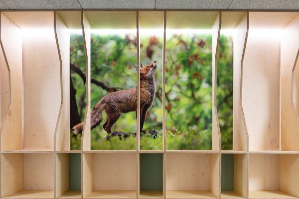 Fotografie: Kinderhaus Guerickestraße - Garderobe mit Gruppenbild 