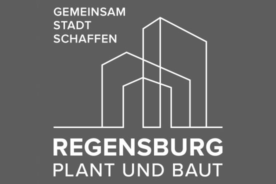 Grafik - Schriftzug "Gemeinsam Stadt schaffen - Regensburg plant und baut" auf grauem Hintergrund, weiße Linien als Häusergrundriss