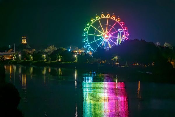 Fotografie - Riesenrad vor Nachthimmel
