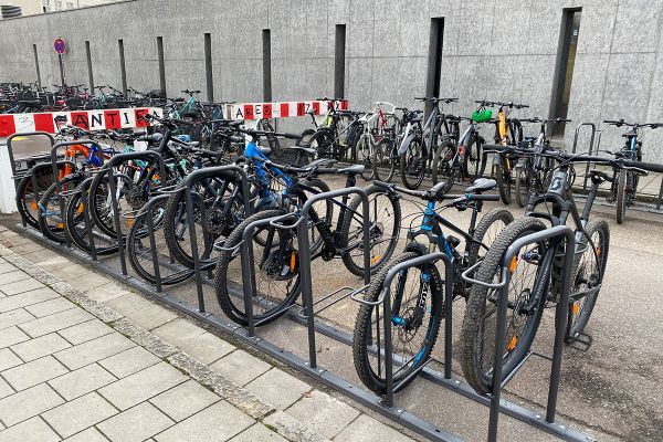 Fotografie - Fahrradbügel der Firma Gronard - Goethe-Gymnasium